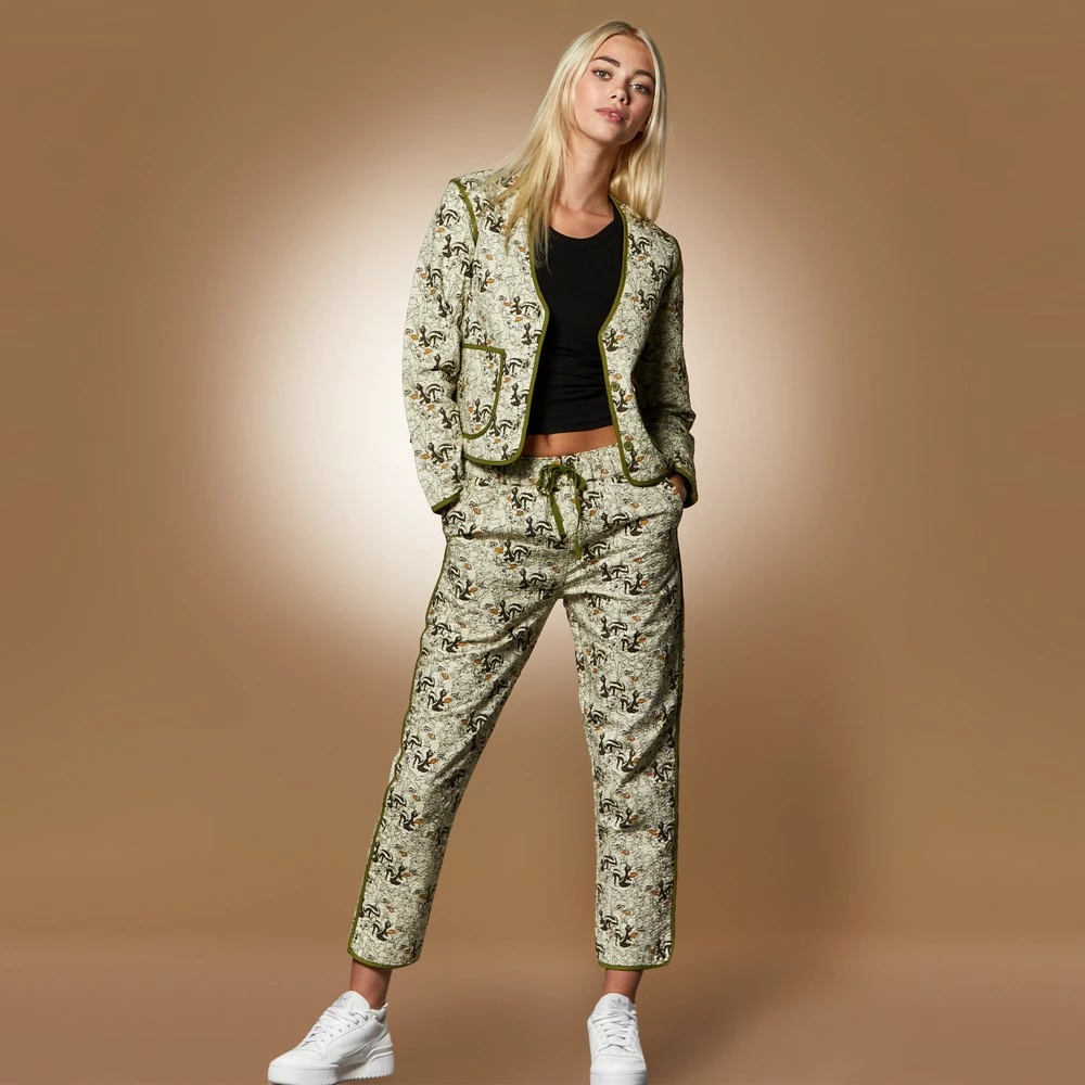 Disneyland Pantalon Bambi Matelassé Comfy And Cozy Pour Femmes 2 Disneyland Pantalon Bambi Matelassé Comfy And Cozy Pour Femmes – Image 2