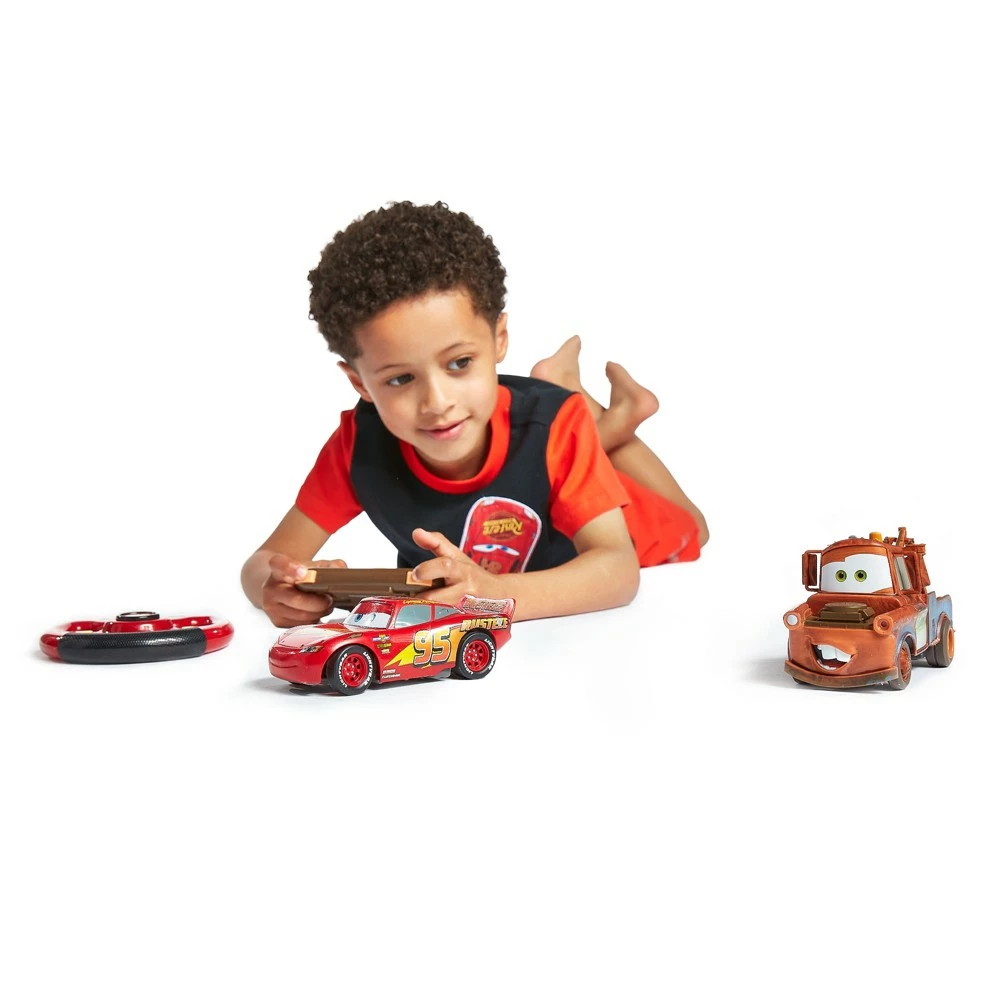 Disney Store Voiture Télécommandée 15 cm Flash McQueen 2 Disney Store Voiture Télécommandée 15 cm Flash McQueen – Image 2