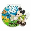 Disney Store Pin's Jour De La Terre Mickey Et Pluto 2022