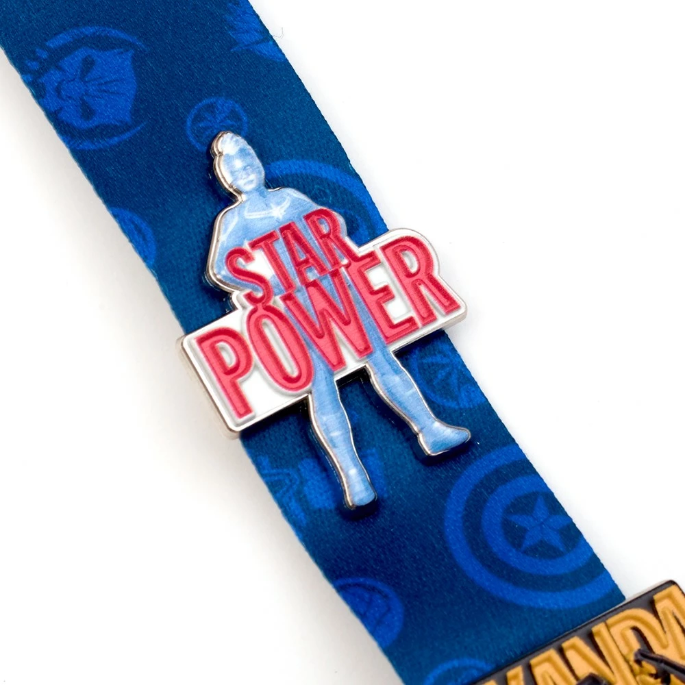 Disney Store Ensemble Pin's Et Tour De Cou Avengers 6 Disney Store Ensemble Pin's Et Tour De Cou Avengers – Image 6