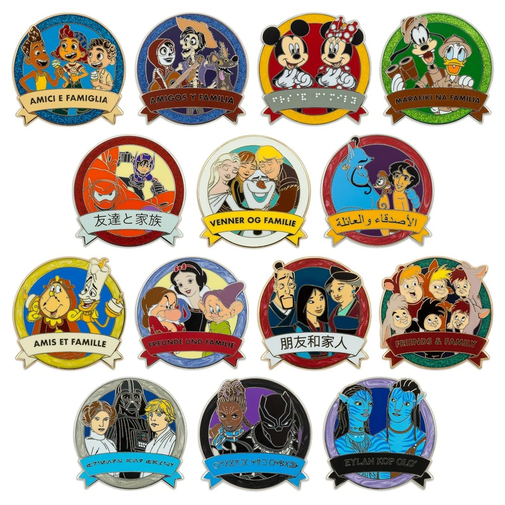 Disney Store Disney One Family Ensemble De Pin's Mystère "Friends And Family" Multilingue 1 Disney Store Disney One Family Ensemble De Pin's Mystère "Friends And Family" Multilingue